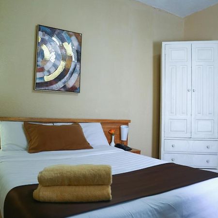 Hostal Loro Verde Quito Buitenkant foto