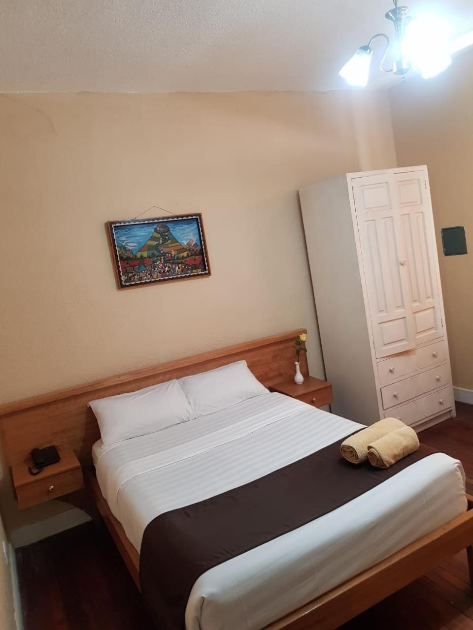 Hostal Loro Verde Quito Buitenkant foto