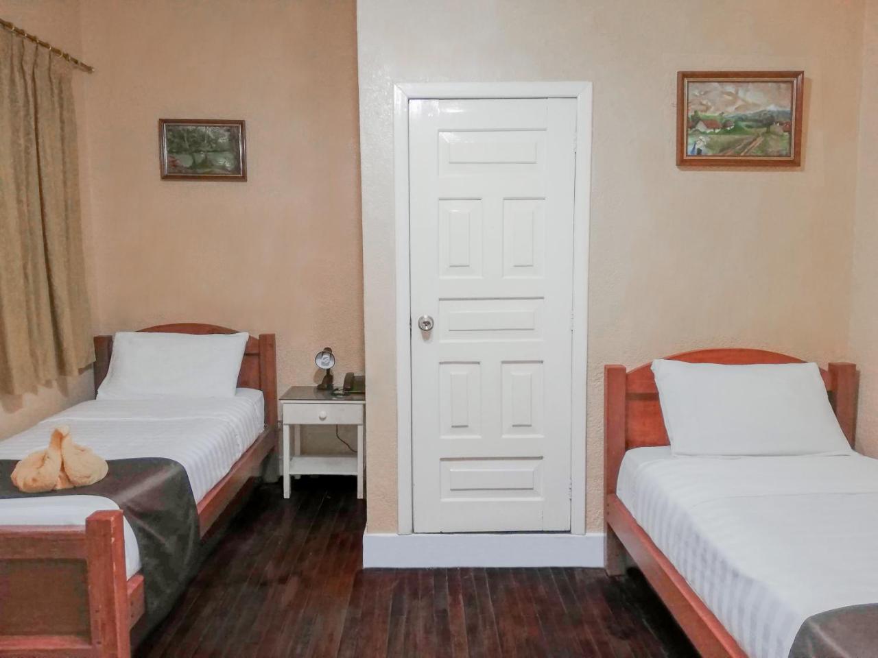 Hostal Loro Verde Quito Buitenkant foto