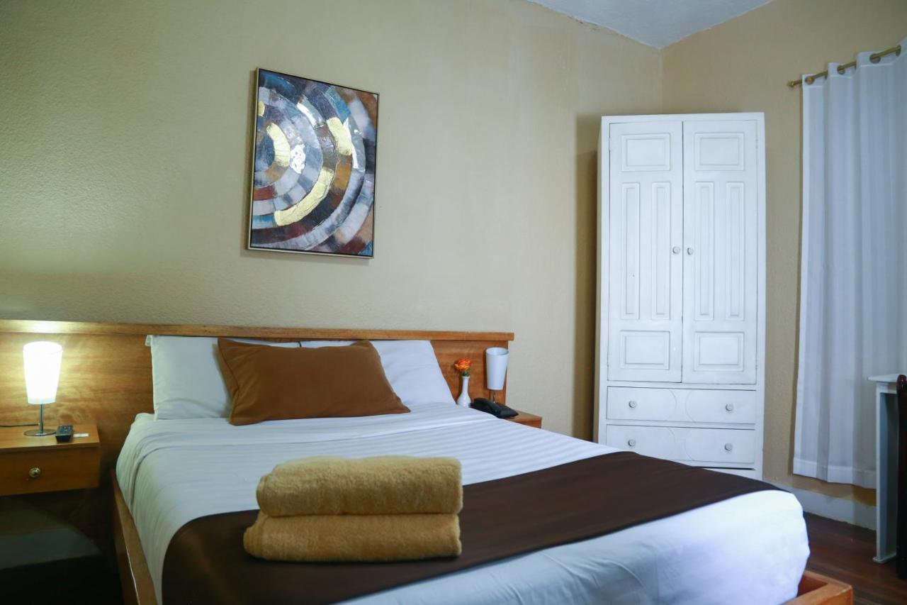 Hostal Loro Verde Quito Buitenkant foto